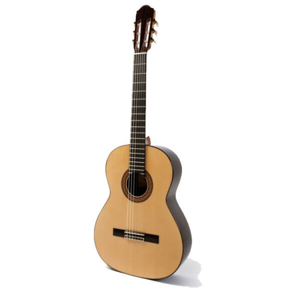 גיטרה קלאסית תוצרת ספרד Raimundo 130